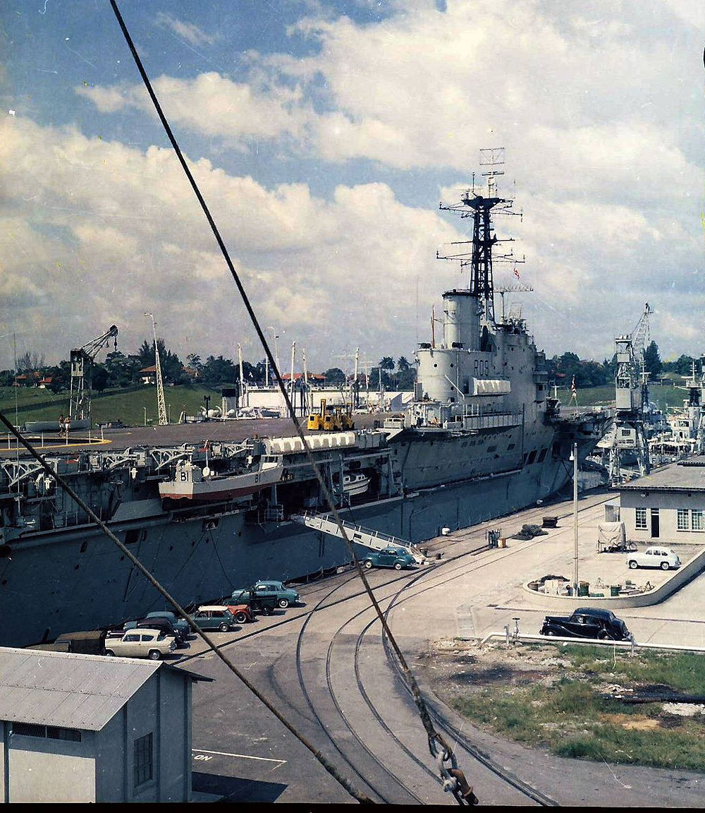 HMSBulwarkSingapore.jpg